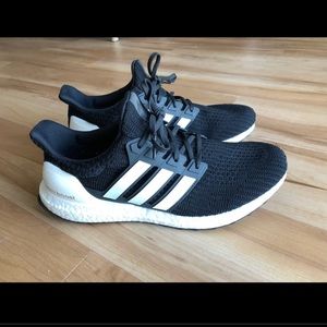 Adidas UltraBoost DNA 4.0